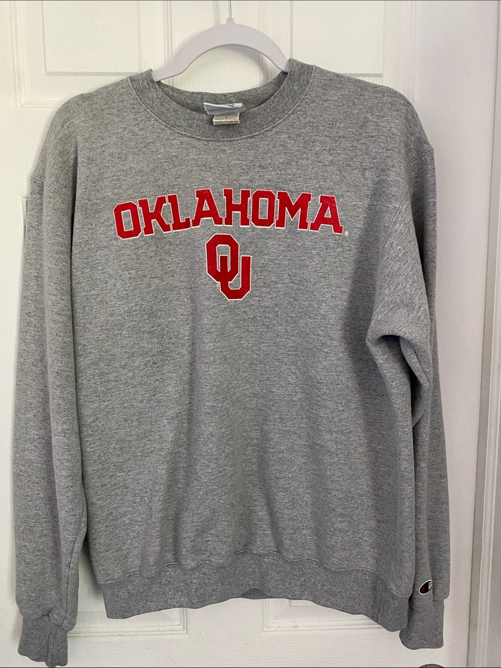 🚨Priced for quick sale🚨 Vintage Y2K Oklahoma Grey Crewneck Sweatshirt w Red Logo